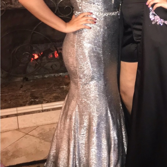 Mori Lee size 6 -Great condition worn once - Picture 4 of 4